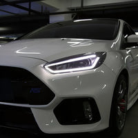 Phares LED Ford Focus 2015-2018 - packshot studio - Becquet Voiture