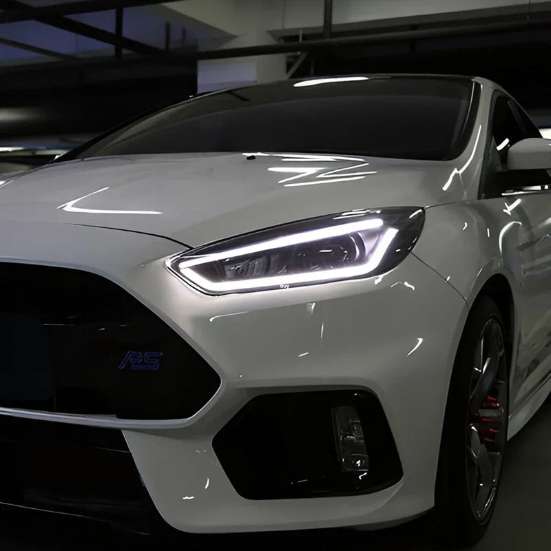Phares LED Ford Focus 2015-2018 - packshot studio - Becquet Voiture