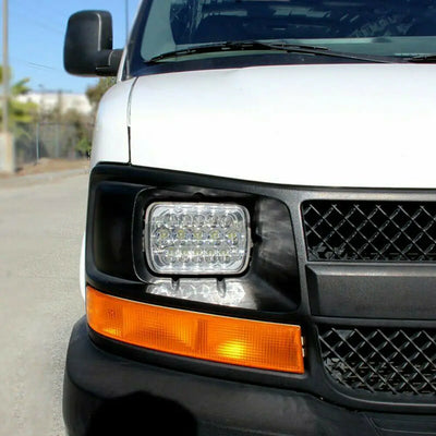 Phares LED H6054 Ford Bronco E-150 E-250 E-350 - packshot studio - Becquet Voiture