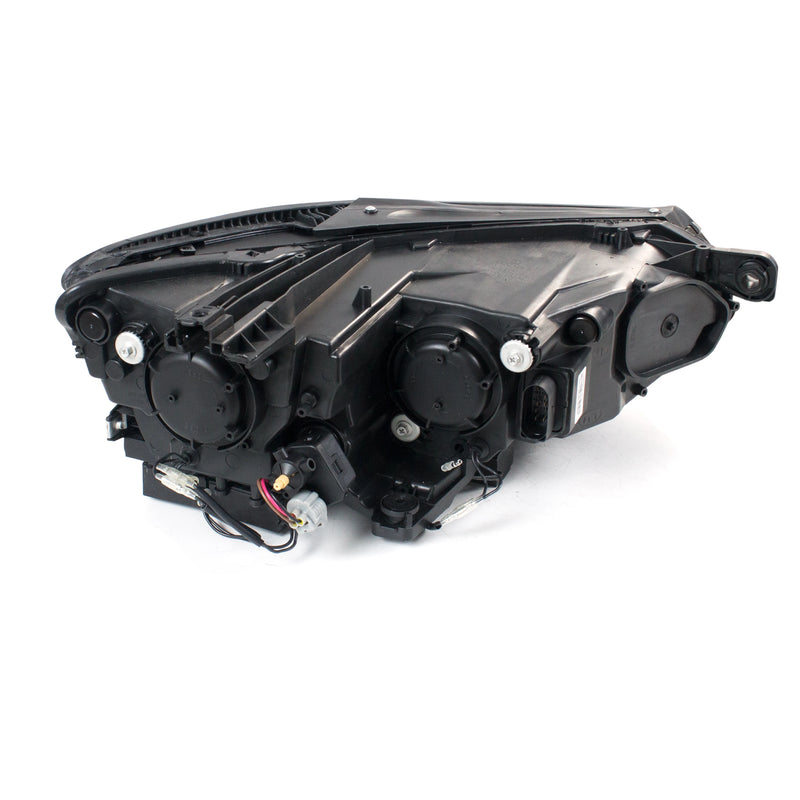 Phares LED Matriciels VW Passat B8 2014-2018 Séquentiel - packshot studio - Becquet Voiture