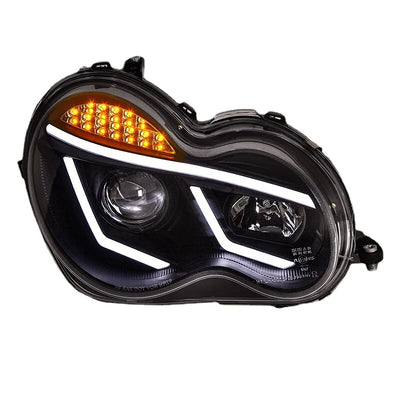 Phares LED Mercedes-Benz Classe C W203 2000-2006 - installé sur véhicule - Becquet Voiture