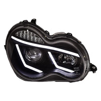 Phares LED Mercedes-Benz Classe C W203 2000-2006 - vue de trois-quarts - Becquet Voiture