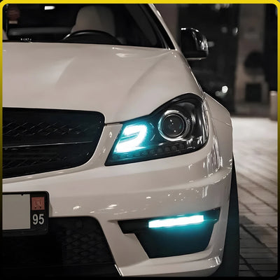 Phares LED Mercedes Classe C W204 2011-2013 (réf. 2) - packshot studio - Becquet Voiture
