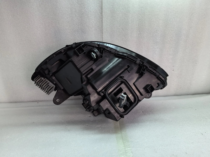 LED-Scheinwerfer Mercedes C-Klasse W205 2015–2018 links oder rechts - am Fahrzeug montiert - Becquet Voiture