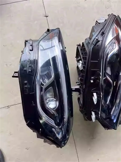 Phares LED Mercedes GLA 2021-2024 DRL Diurne Clignotant AMG - vue de profil - Becquet Voiture