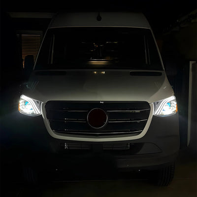 Phares LED Mercedes Sprinter W907 2018-2023 (réf. 2) - vue de profil - Becquet Voiture