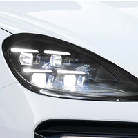 Phares LED Porsche Cayenne 2018-2023 - vue de trois-quarts - Becquet Voiture