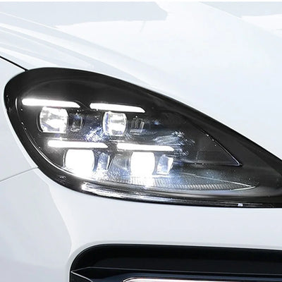 Phares LED Porsche Cayenne 2018-2023 - vue de trois-quarts - Becquet Voiture