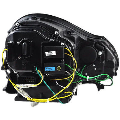 Phares LED Porsche Cayenne 955 2003-2008 - vue de trois-quarts - Becquet Voiture