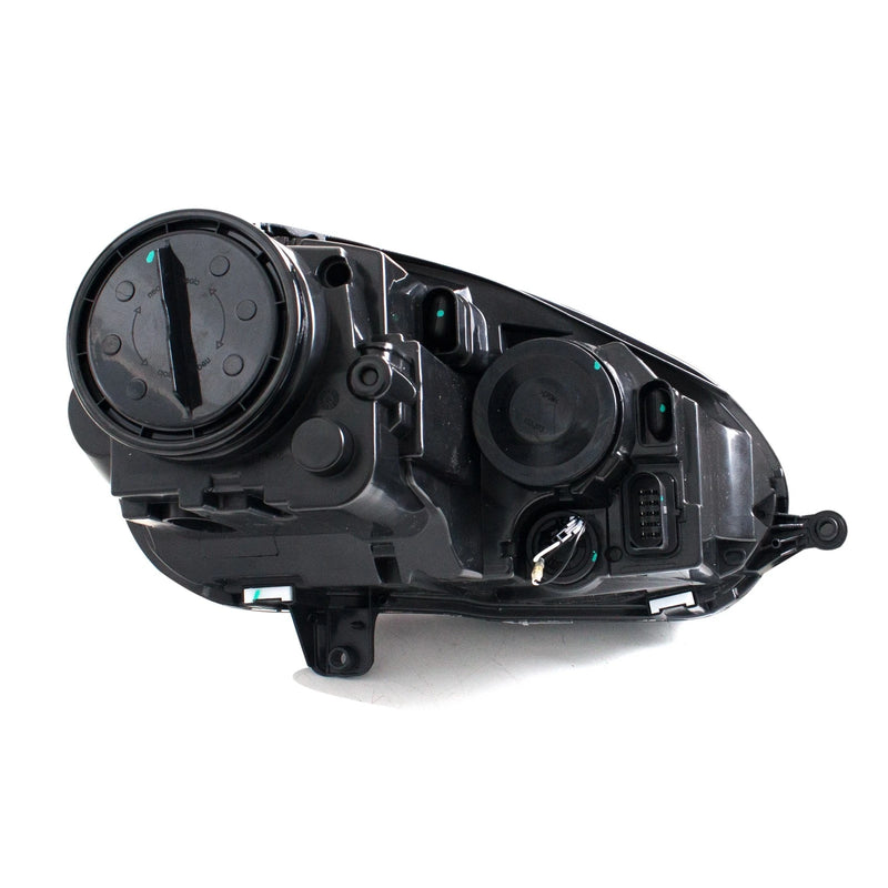 Phares LED VW Golf 5 MK5 2003-2008 DRL Ligne Argentée - packshot studio - Becquet Voiture