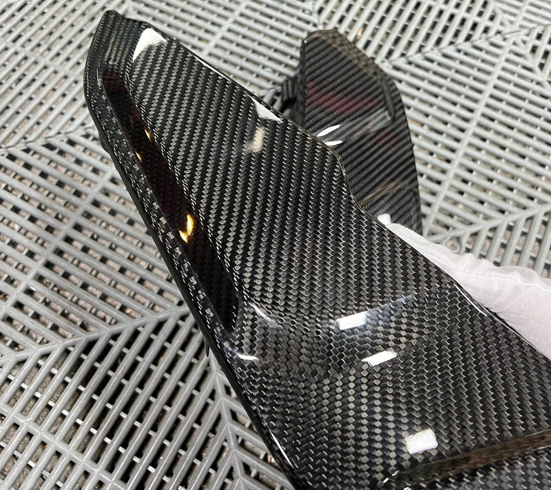 Carbon Fiber Engine Bay Parts BMW M5 F90 - three-quarter view - Becquet Voiture