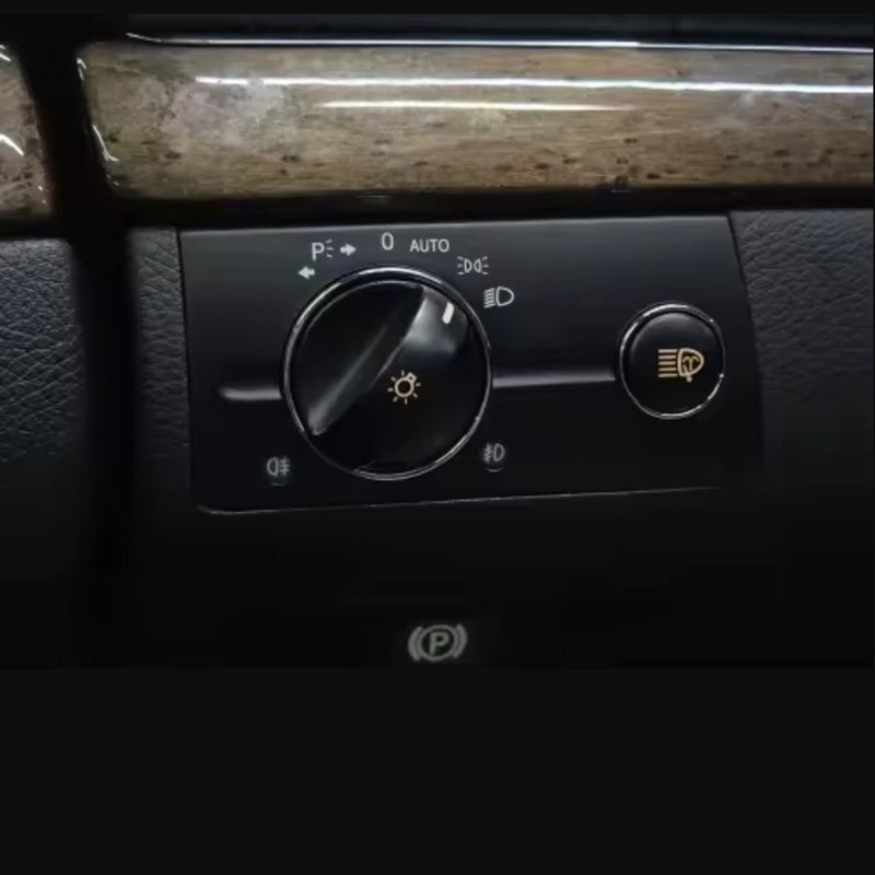 Platine de commande phares Mercedes Classe E W211 noir beige gris 2003-2009 - vue de trois-quarts 2 - Becquet Voiture