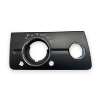 Platine de commande phares Mercedes Classe E W211 noir beige gris 2003-2009 - vue de trois-quarts - Becquet Voiture