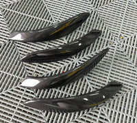 Poignée Porte Intérieure Fibre Carbone Sèche BMW M3 M4 - vue de profil - Becquet Voiture