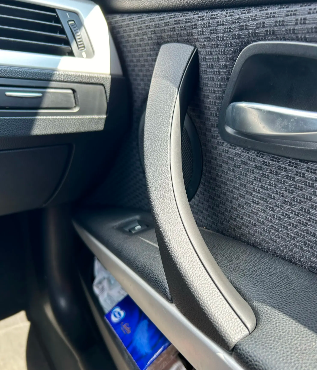 Poignées De Portes Intérieures BMW Série 3 M3 E90 2005-2011 - vue de face - Becquet Voiture