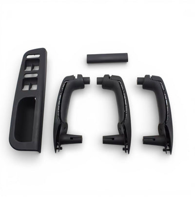 Poignées intérieures de porte VW Golf 4 1997-2004 kit remplacement - vue de trois-quarts - Becquet Voiture