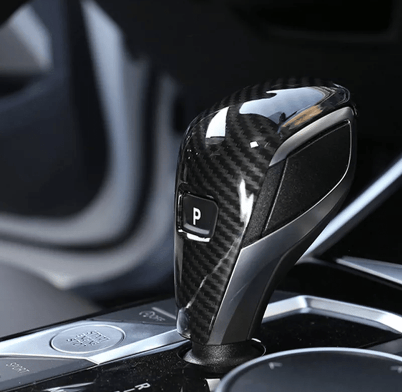 Pommeau de vitesse carbone BMW Série 3 G20 - vue de trois-quarts - Becquet Voiture
