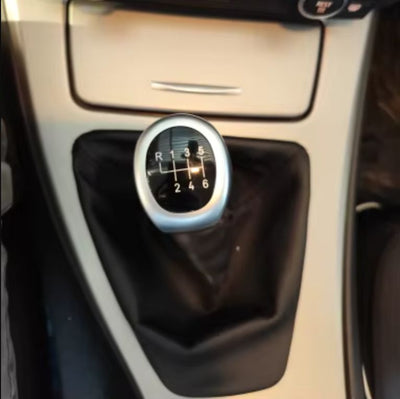 Pommeau levier de vitesse BMW Série 1 E82 E87 5/6 rapports - vue arrière - Becquet Voiture