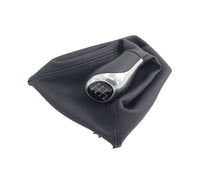 Pommeau levier de vitesse BMW Série 3 F30 cuir noir chromé 5/6 rapports - packshot studio - Becquet Voiture