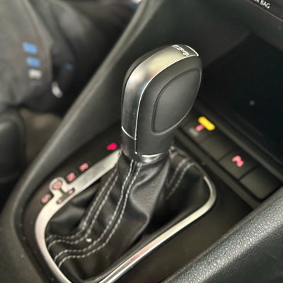 Pommeau sélecteur DSG VW Golf 7 - Alu brossé chromé piano black - vue de profil - Becquet Voiture