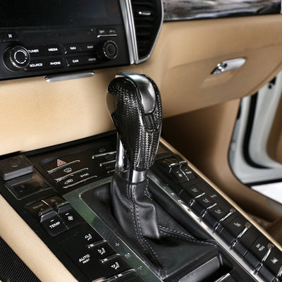Pommeau Sélecteur Levier Vitesse PDK Fibre Carbone Porsche Cayman 987 - vue de profil - Becquet Voiture