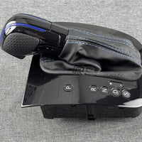 Pommeau + Soufflet DSG Golf 5 / 6 Cuir Alcantara - détail du montage - Becquet Voiture