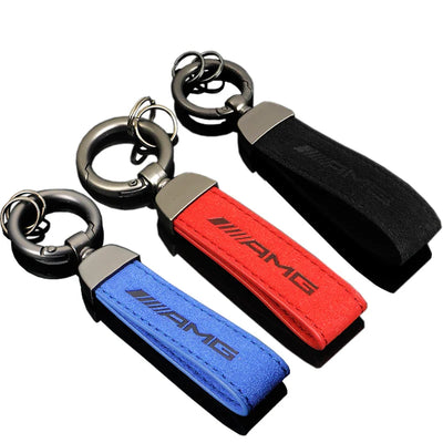Porte Clé AMG Mercedes Alcantara Premium 13cm - installé sur véhicule - Becquet Voiture