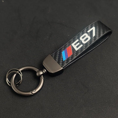 Porte Clé BMW Série E Carbone M Performance - installé sur véhicule - Becquet Voiture