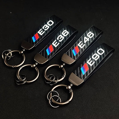 Porte Clé BMW Série E Carbone M Performance - vue de profil - Becquet Voiture