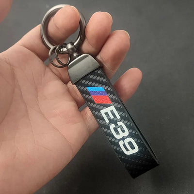 Porte Clé BMW Série E Carbone M Performance - vue rapprochée - Becquet Voiture
