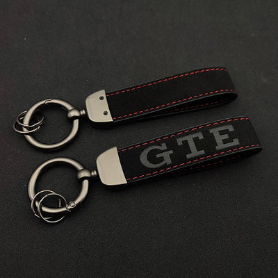 Porte Clé VW Golf GTE Alcantara Noir Rouge - vue de profil - Becquet Voiture