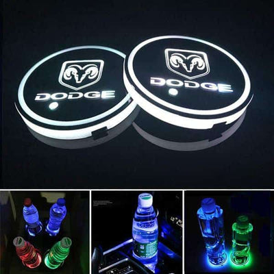 Porte-gobelet LED Dodge 7 couleurs USB éclairage intérieur capteurs - vue de face - Becquet Voiture