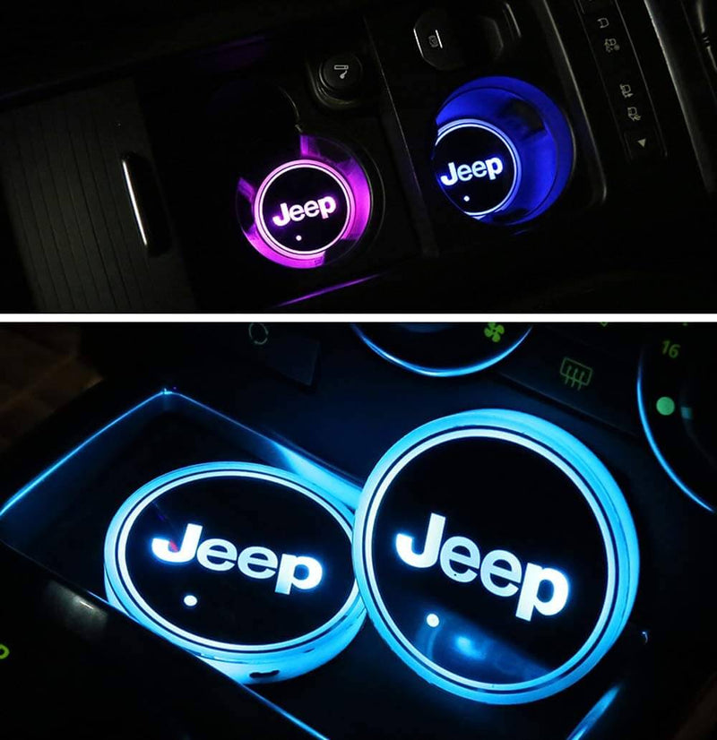 Porte-gobelet LED Jeep 7 couleurs USB éclairage intérieur - vue de trois-quarts - Becquet Voiture