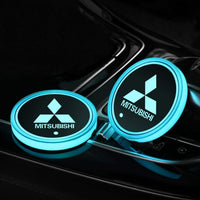 Porte-gobelet LED Mitsubishi 7 couleurs éclairage logo voiture - vue rapprochée - Becquet Voiture