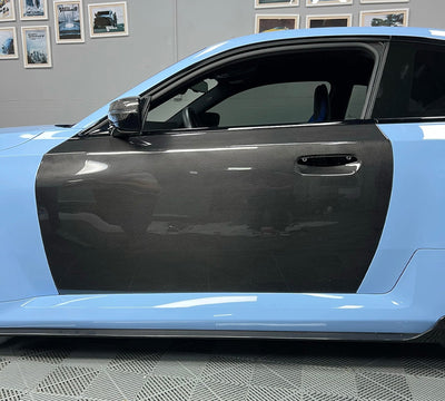Portes Sèches Carbone BMW M2 G87 8,25kg - installé sur véhicule - Becquet Voiture