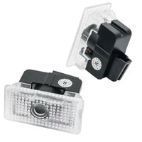 Projecteur de logo voiture personnalisé LED 2 pcs haute définition - vue de trois-quarts - Becquet Voiture