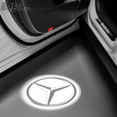 Projecteur LED Porte Logo Mercedes AMG - vue de profil - Becquet Voiture