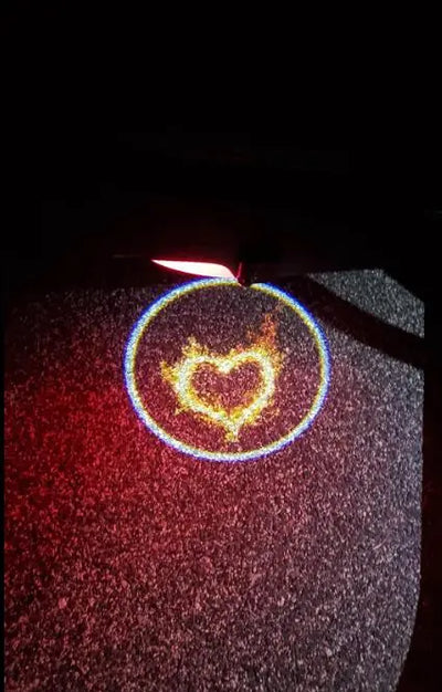 Projecteur Porte Voiture LED Sans Fil Logo Personnalisé - détail du montage - Becquet Voiture