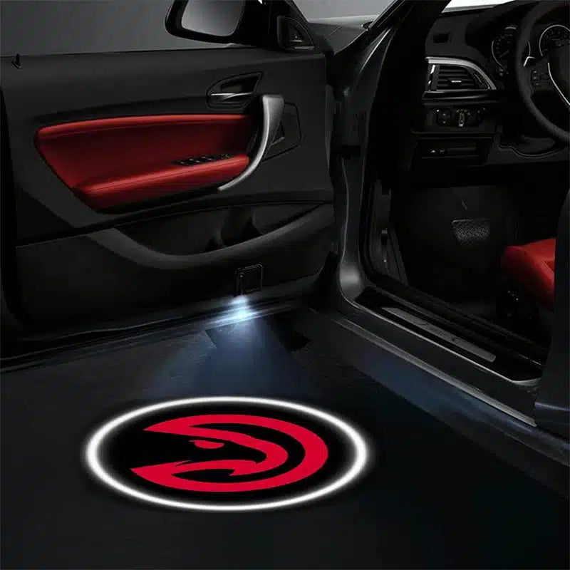 Projecteurs de Porte LED Atlanta Hawks NBA - Lot de 2 - packshot studio - Becquet Voiture
