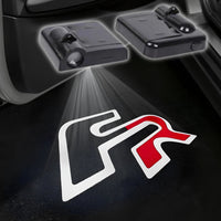 Projecteurs LED Porte Logo Seat FR Damier - vue de trois-quarts - Becquet Voiture