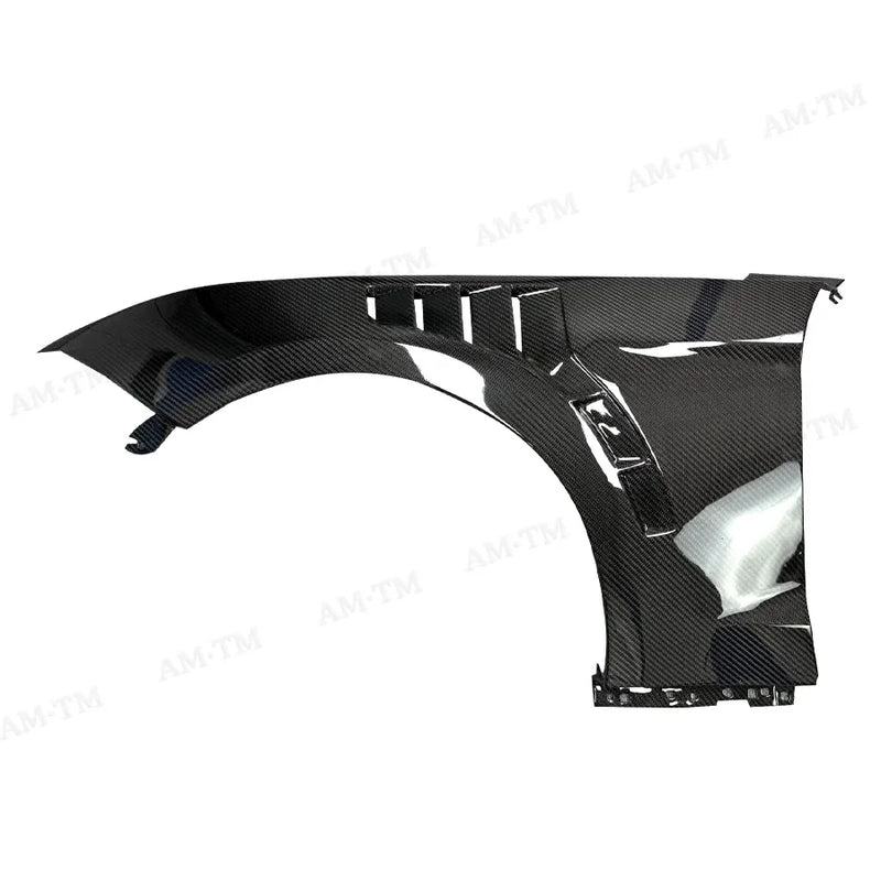 Protection Pare-Chocs Avant Carbone Ford Mustang 2015-2022 - vue de trois-quarts - Becquet Voiture