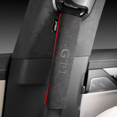 Protège Ceinture GTI Alcantara VW Golf 7 R - détail du montage - Becquet Voiture
