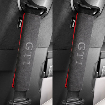 Protège Ceinture GTI Alcantara VW Golf 7 R - vue de profil - Becquet Voiture