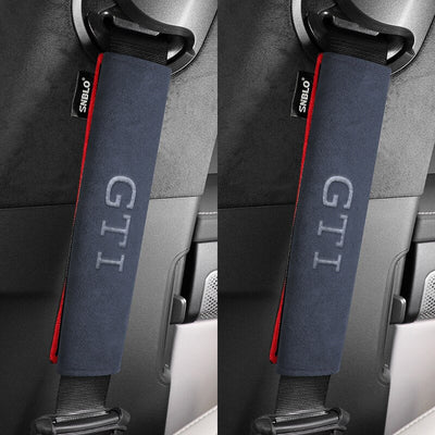 Protège Ceinture GTI Alcantara VW Golf 7 R - vue rapprochée - Becquet Voiture