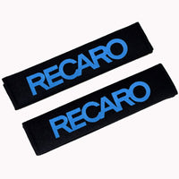 Protège Ceinture RECARO Universel Noir Blanc Rouge Bleu - vue de trois-quarts - Becquet Voiture