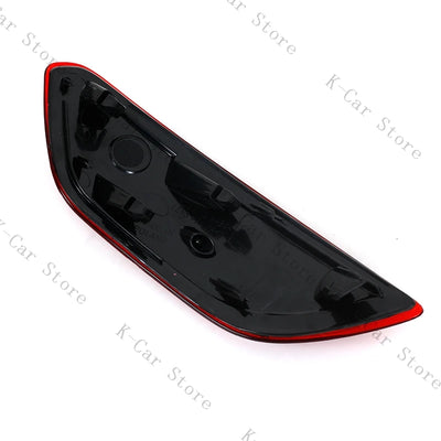 Réflecteur Feu Stop LED Porsche Cayenne 2011-2021 - vue de trois-quarts 2 - Becquet Voiture