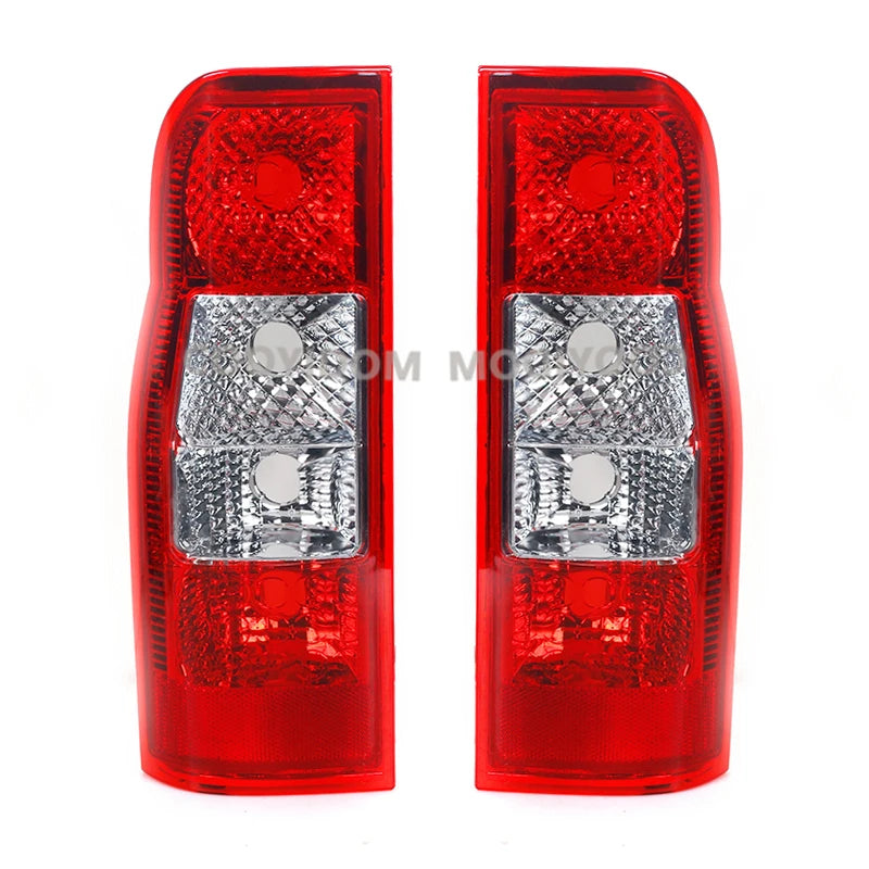 Réflecteur LED Pare-Chocs Arrière Ford Transit MK7 2006-2014 - détail du montage 2 - Becquet Voiture