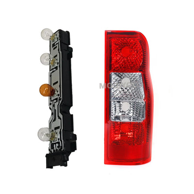 Réflecteur LED Pare-Chocs Arrière Ford Transit MK7 2006-2014 - installé sur véhicule 2 - Becquet Voiture
