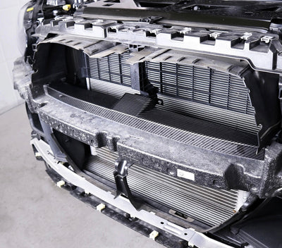 Revêtement Avant Anti-Collision Carbone BMW G80 G82 - vue de trois-quarts - Becquet Voiture