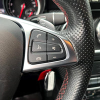 Multifunktionstasten-Set Lenkrad Mercedes GLA X156 2014-2020 - Schwarz Grau - Dreiviertelansicht 2 - Becquet Voiture